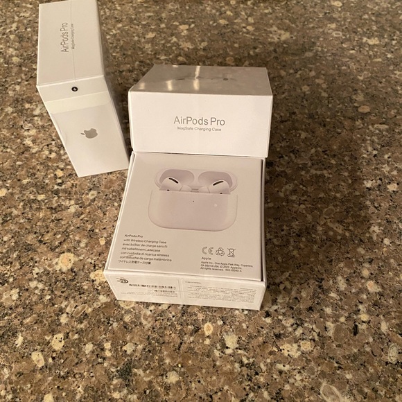 AirPod pros gen 2 - Picture 2 of 2